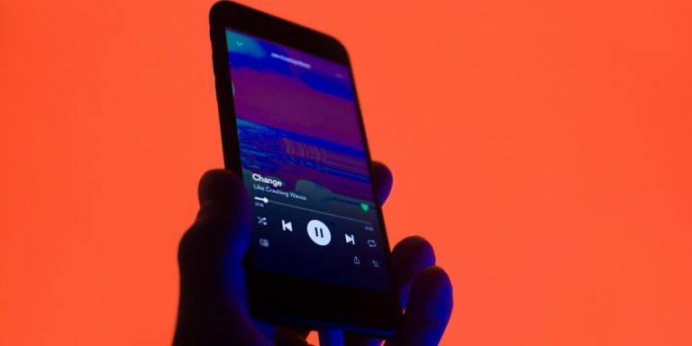 Aplikasi untuk Mendengar Muzik Luar Talian
